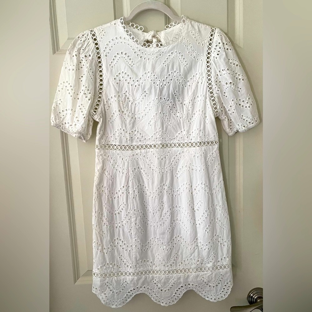 FEW MODA white eyelet romantic style dress, slight puff sleeves size size M